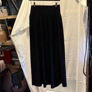 Elegant Black Maxi Skirt with slit in side